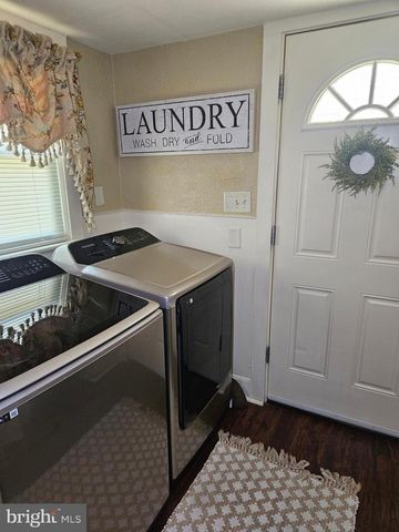 1 N STATE ST, Vineland, NJ 08360