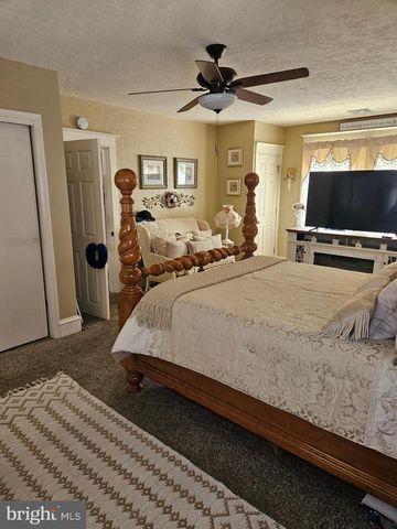 1 N STATE ST, Vineland, NJ 08360