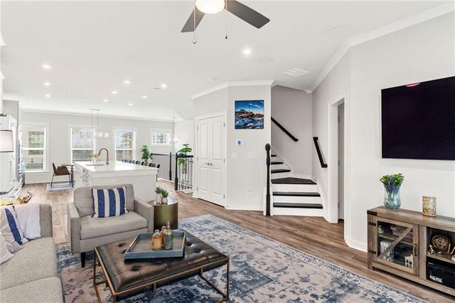 1001 Burnside Lane NW, Atlanta, GA 30318