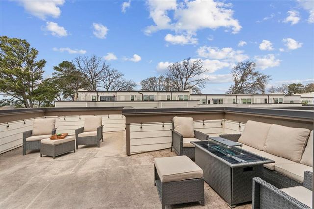 1001 Burnside Lane NW, Atlanta, GA 30318