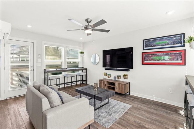 1001 Burnside Lane NW, Atlanta, GA 30318