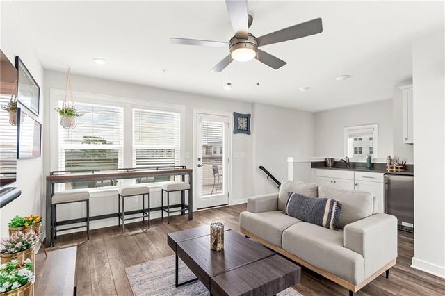 1001 Burnside Lane NW, Atlanta, GA 30318