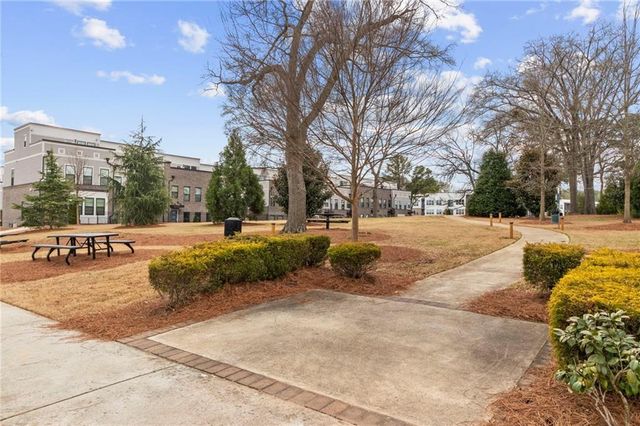 1001 Burnside Lane NW, Atlanta, GA 30318