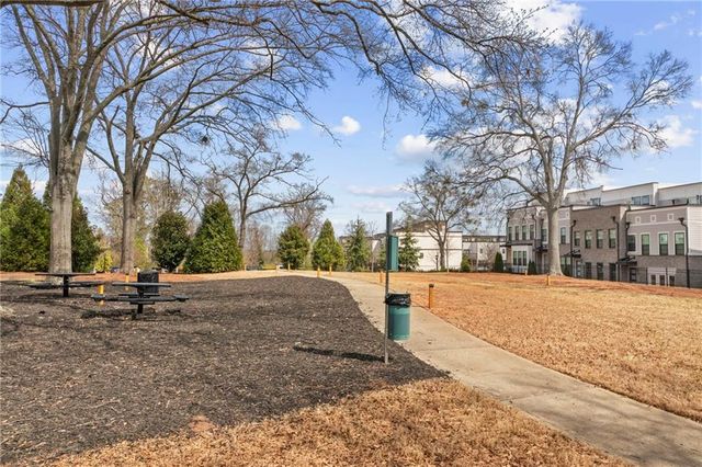 1001 Burnside Lane NW, Atlanta, GA 30318