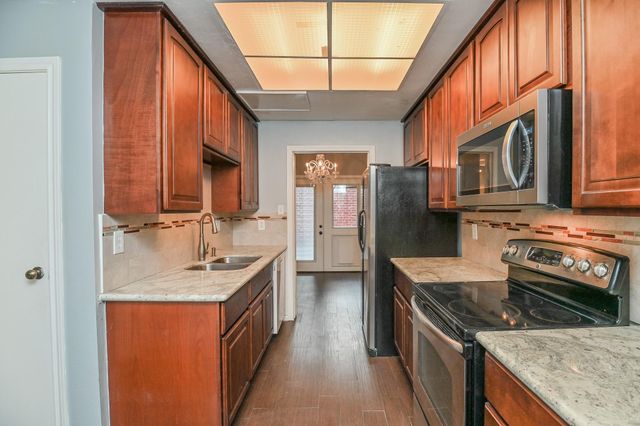 7447 Cambridge Street 77, Houston, TX 77054