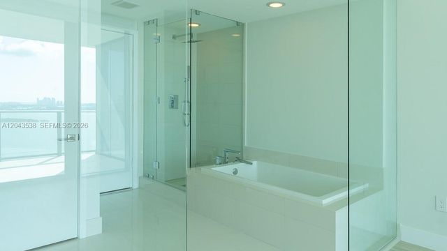 650 NE 32nd Street 1102, Miami, FL 33137