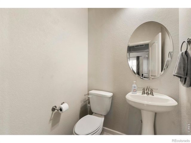 882 Jenny Lane, Berthoud, CO 80513