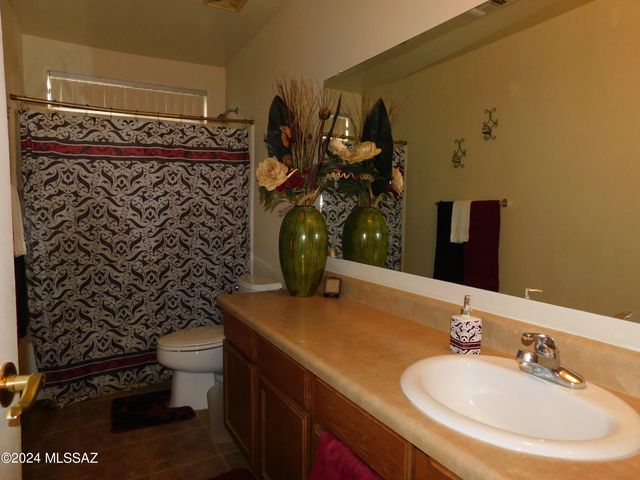 7176 S Oakbank Drive, Tucson, AZ 85757
