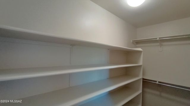 7176 S Oakbank Drive, Tucson, AZ 85757