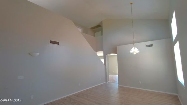 7176 S Oakbank Drive, Tucson, AZ 85757