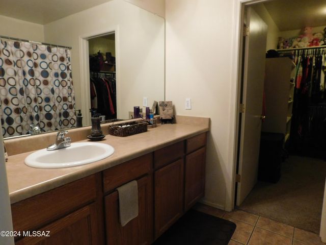 7176 S Oakbank Drive, Tucson, AZ 85757