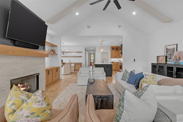 1433 E 37th Place, Tulsa, OK 74105