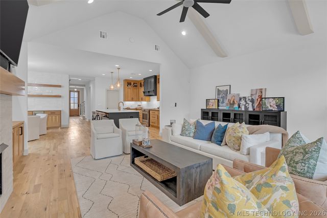 1433 E 37th Place, Tulsa, OK 74105