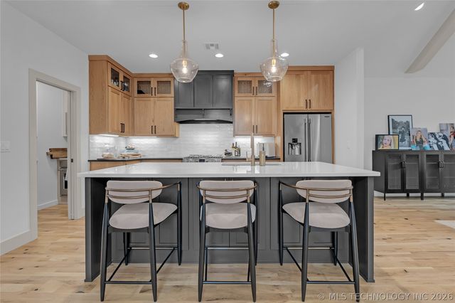 1433 E 37th Place, Tulsa, OK 74105