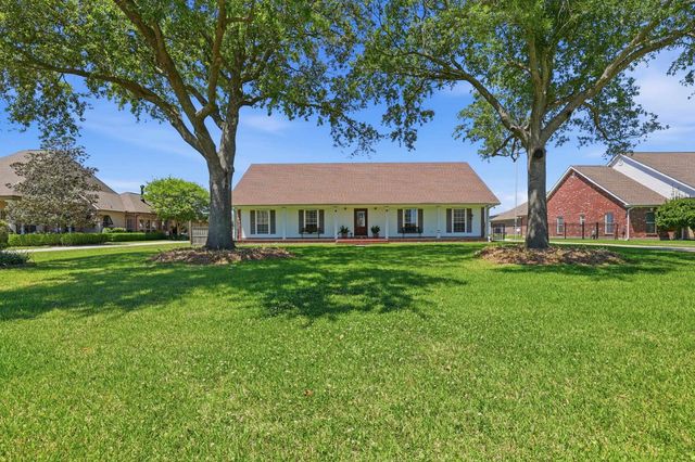 110 Nottingham Trail, Houma, LA 70360