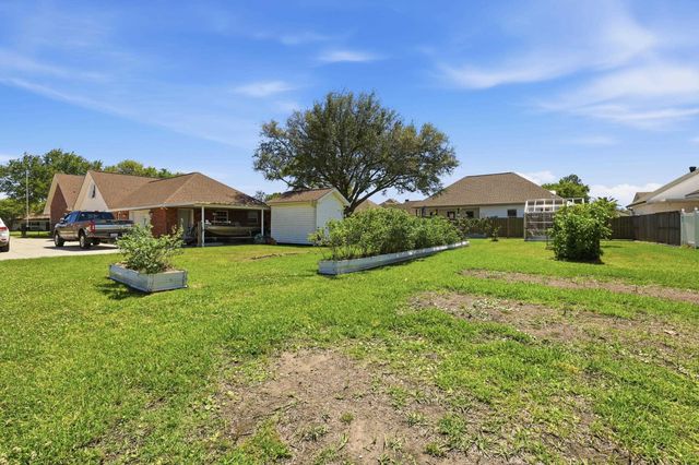 110 Nottingham Trail, Houma, LA 70360