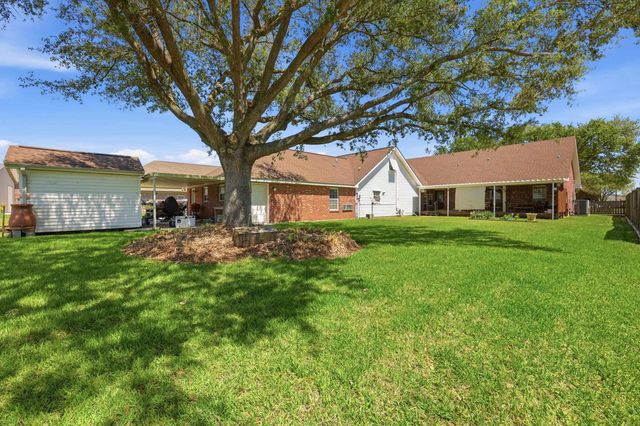 110 Nottingham Trail, Houma, LA 70360