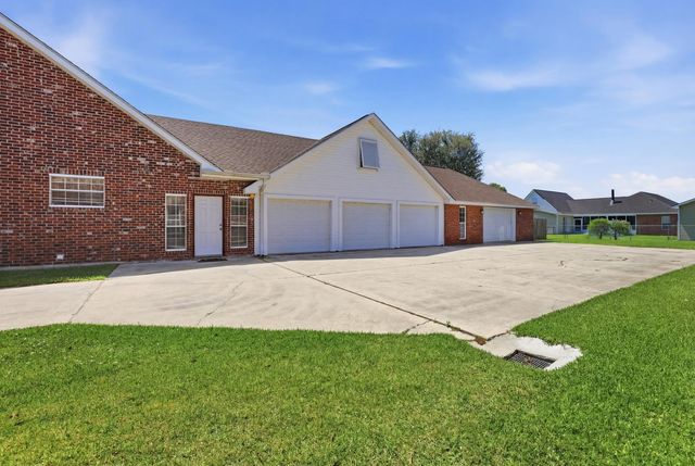 110 Nottingham Trail, Houma, LA 70360