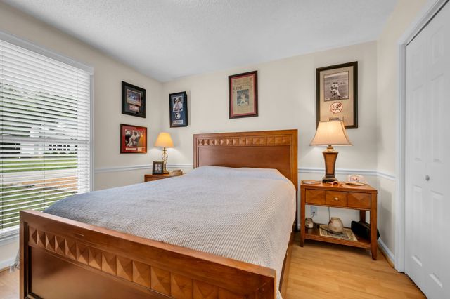 460 Bluff Dr, Clarksville, TN 37043