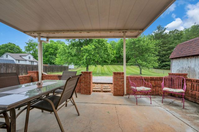 460 Bluff Dr, Clarksville, TN 37043