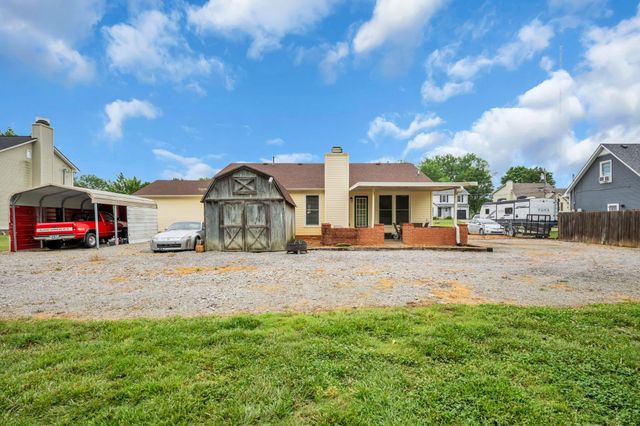 460 Bluff Dr, Clarksville, TN 37043