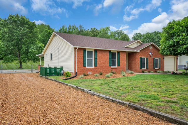 460 Bluff Dr, Clarksville, TN 37043