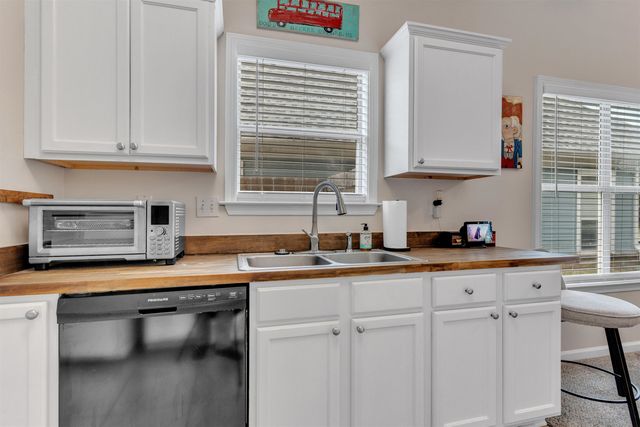 1066 ISLAND PL, Memphis, TN 38103