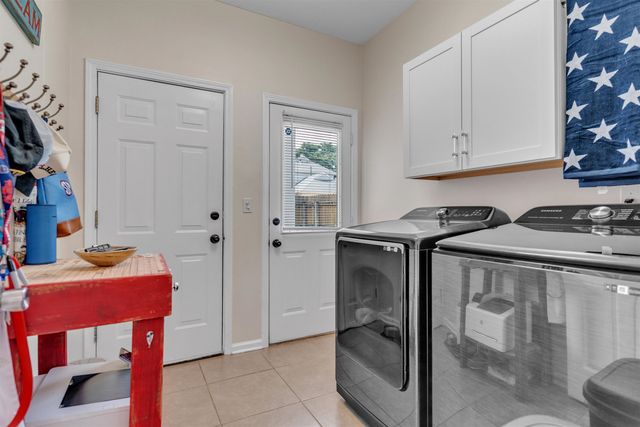 1066 ISLAND PL, Memphis, TN 38103