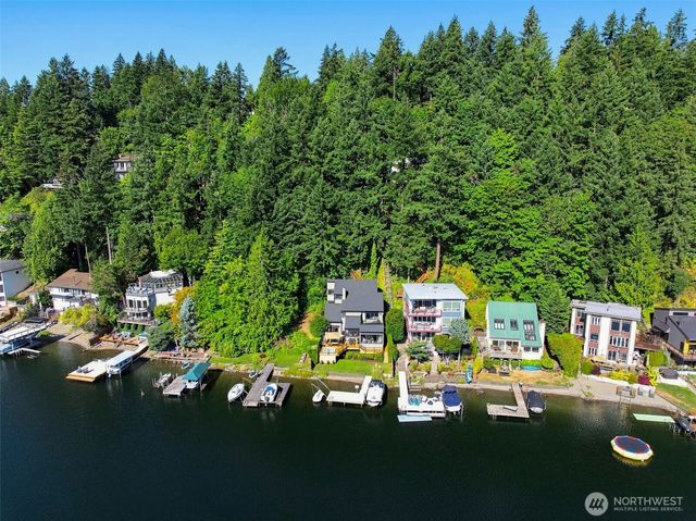2002 W Lake Sammamish Parkway NE, Redmond, WA 98052