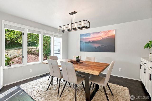 2002 W Lake Sammamish Parkway NE, Redmond, WA 98052