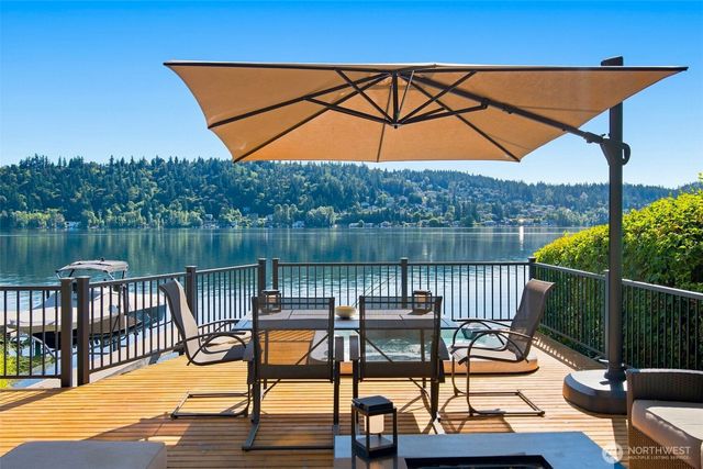 2002 W Lake Sammamish Parkway NE, Redmond, WA 98052