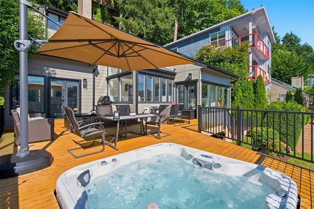 2002 W Lake Sammamish Parkway NE, Redmond, WA 98052