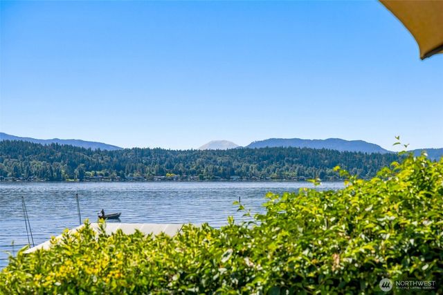 2002 W Lake Sammamish Parkway NE, Redmond, WA 98052