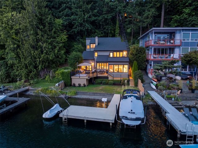 2002 W Lake Sammamish Parkway NE, Redmond, WA 98052