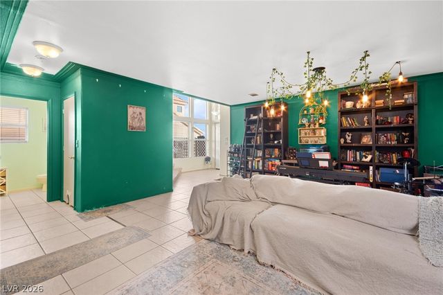 9328 Chilly Pond Avenue, Las Vegas, NV 89129