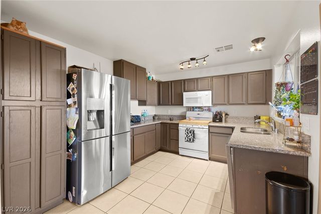 9328 Chilly Pond Avenue, Las Vegas, NV 89129