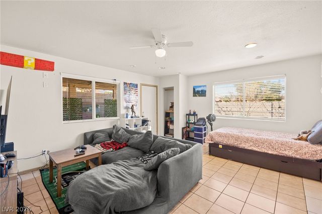 9328 Chilly Pond Avenue, Las Vegas, NV 89129