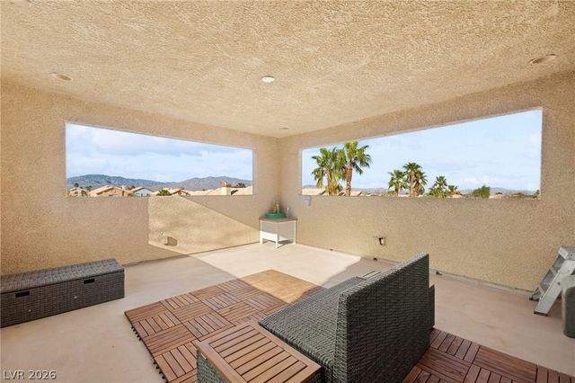 9328 Chilly Pond Avenue, Las Vegas, NV 89129