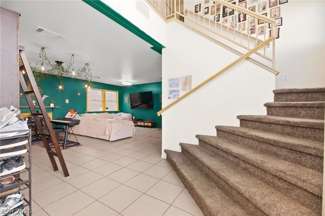 9328 Chilly Pond Avenue, Las Vegas, NV 89129