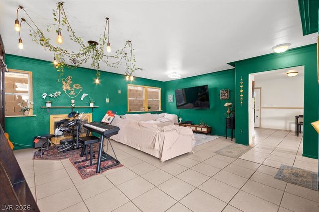 9328 Chilly Pond Avenue, Las Vegas, NV 89129