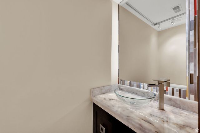 970 E TUSCAN PARK LN, Midvale, UT 84047