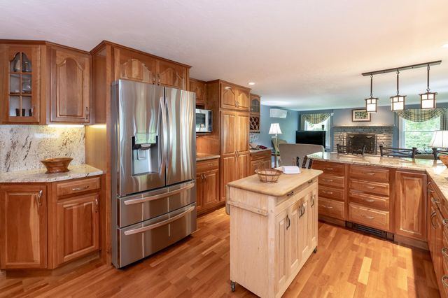 15 Cummings Cove Road, Meredith, NH 03253
