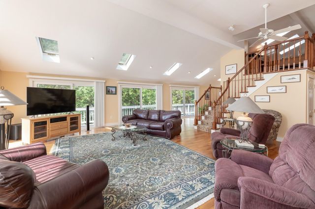 15 Cummings Cove Road, Meredith, NH 03253