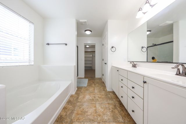 13416 N Piemonte Way, Oro Valley, AZ 85737
