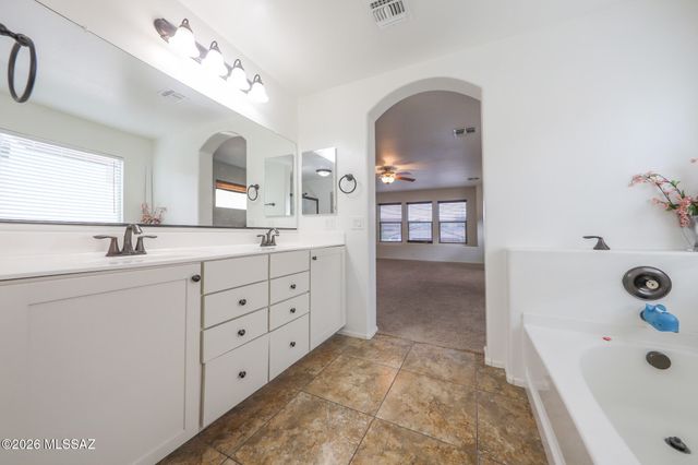 13416 N Piemonte Way, Oro Valley, AZ 85737