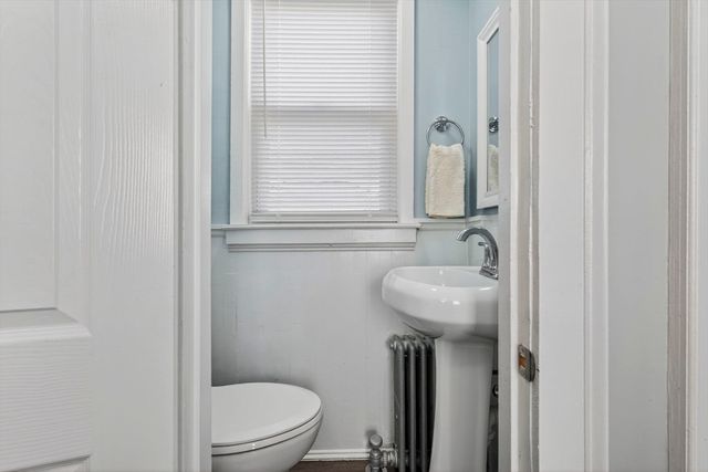 861 N Shore Rd, Revere, MA 02151