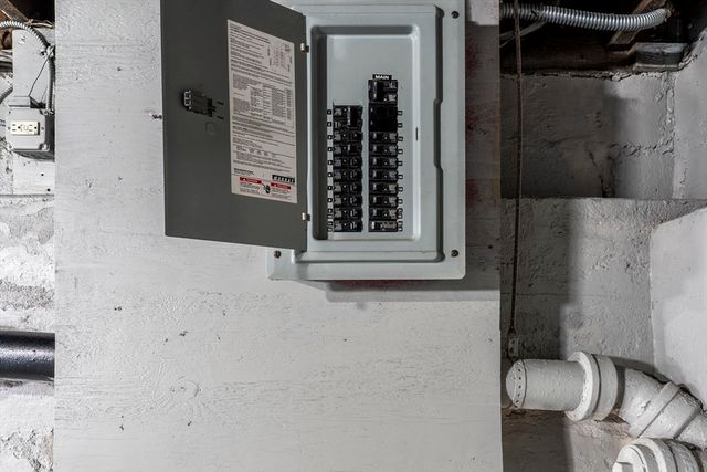 861 N Shore Rd, Revere, MA 02151