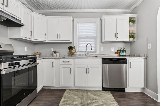 861 N Shore Rd, Revere, MA 02151