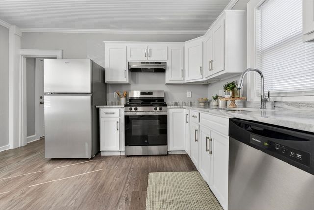 861 N Shore Rd, Revere, MA 02151