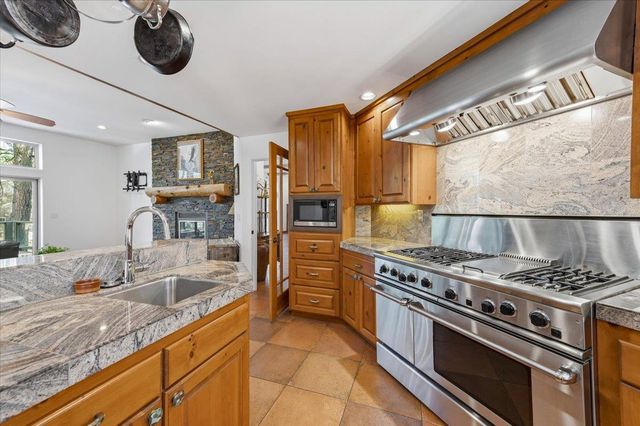 1495 Hillish Rock Rd, Meadow Vista, CA 95722